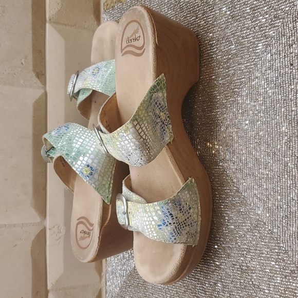 SOLD!! DANSKO Sophie Iridescent Snake Print Clog/Sandals - Picture 4 of 9